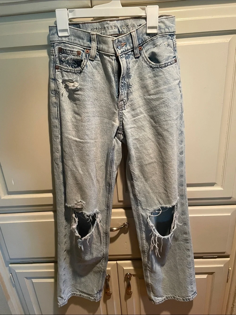 American Eagle Outfitters Light Blue Distressed Denim Jeans